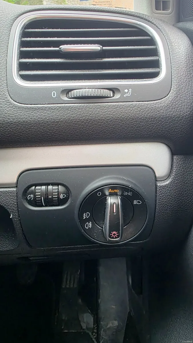 Volkswagen Golf 2012 - Image 3
