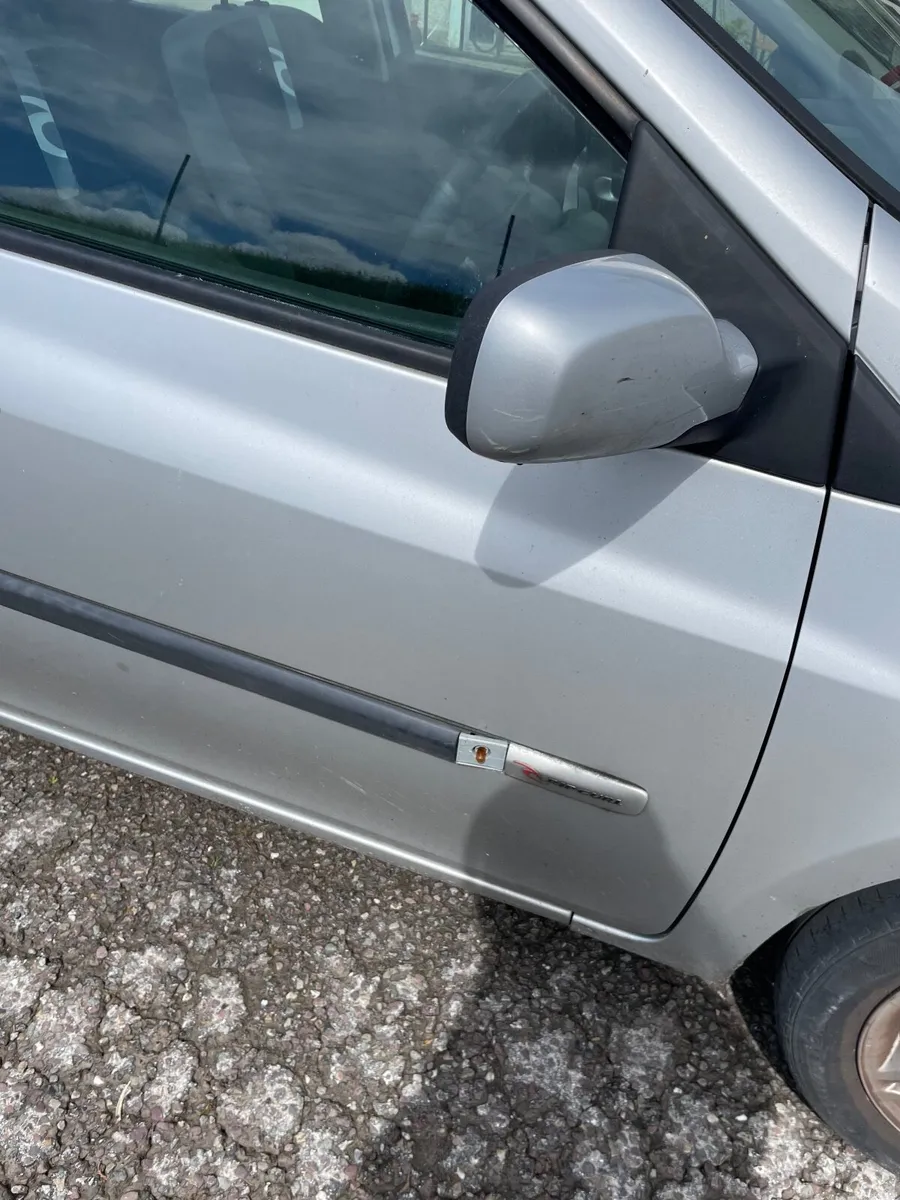 Automatic Renault Clio 2009 - Image 1