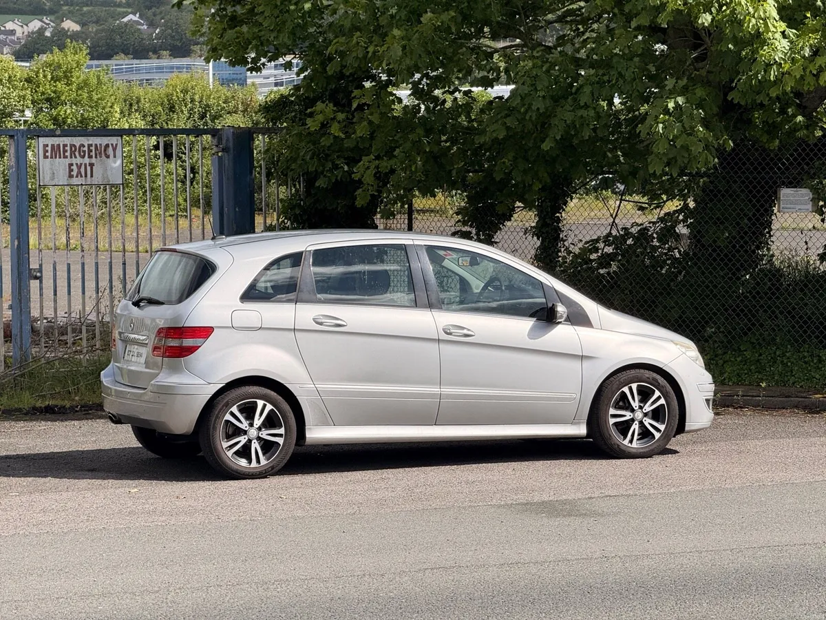 Mercedes b150 AUTO - Image 2