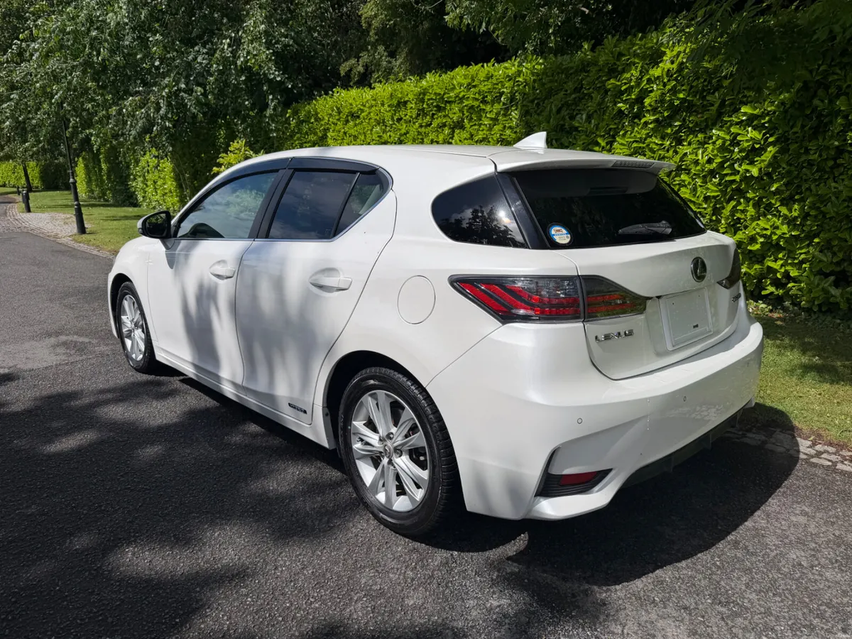 2015 Lexus CT200h Version C – Pearl White €11,950 - Image 6