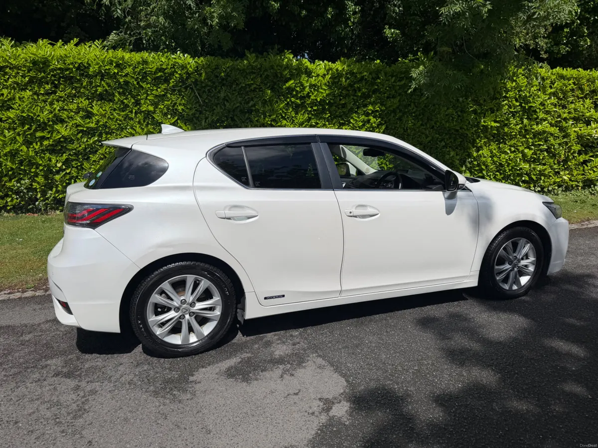 2015 Lexus CT200h Version C – Pearl White €13,950 - Image 3