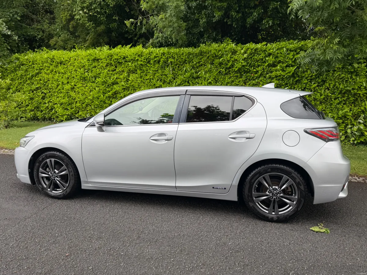2015 Lexus CT200H Version C - Red Interior €13,950 - Image 6