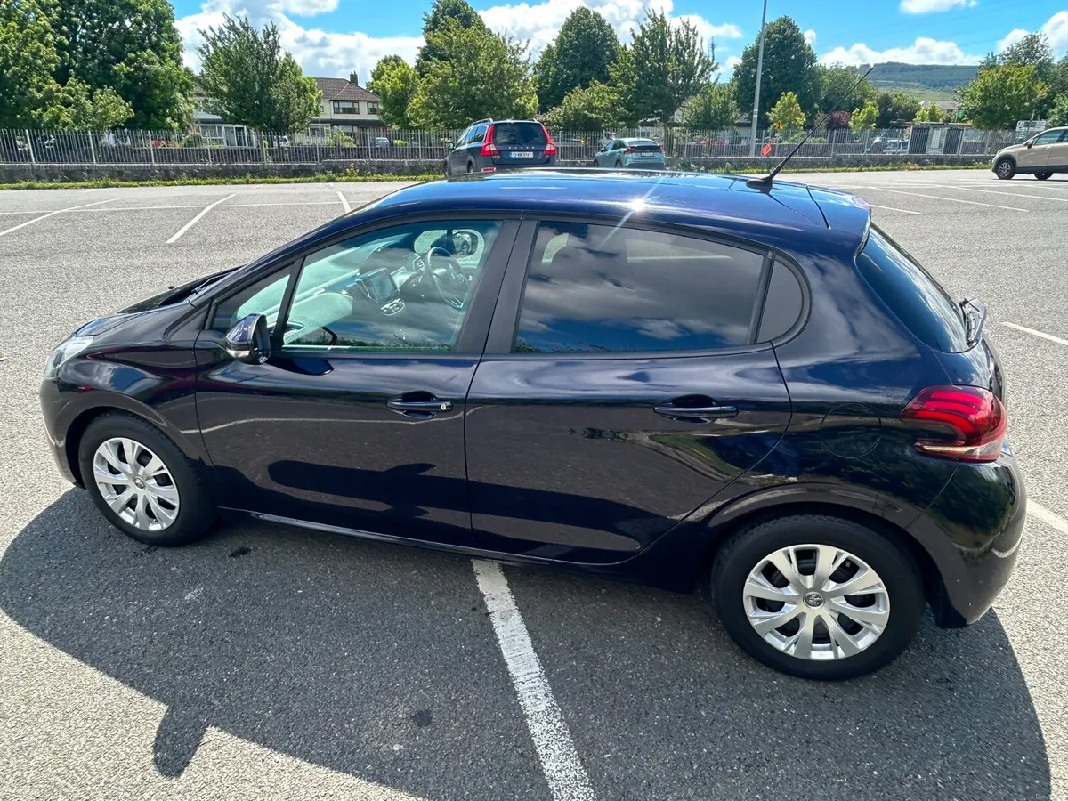 PEUGEOT 208 2017 1.2 PETROL AUTOMATIC - Image 2