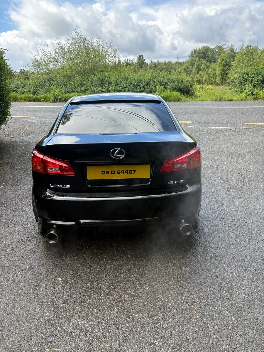 Lexus is250 - Image 4