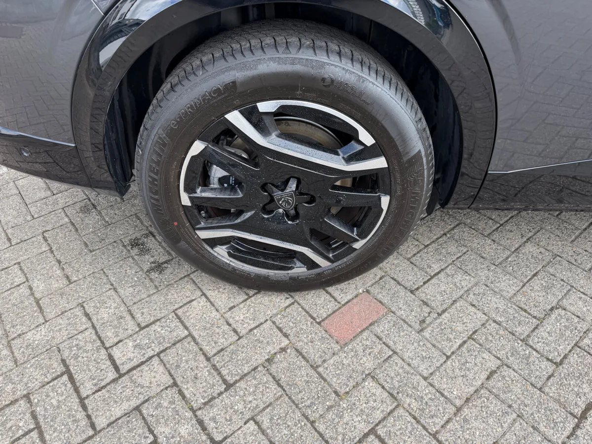 2026 Peugeot 5008 eGT - Image 4