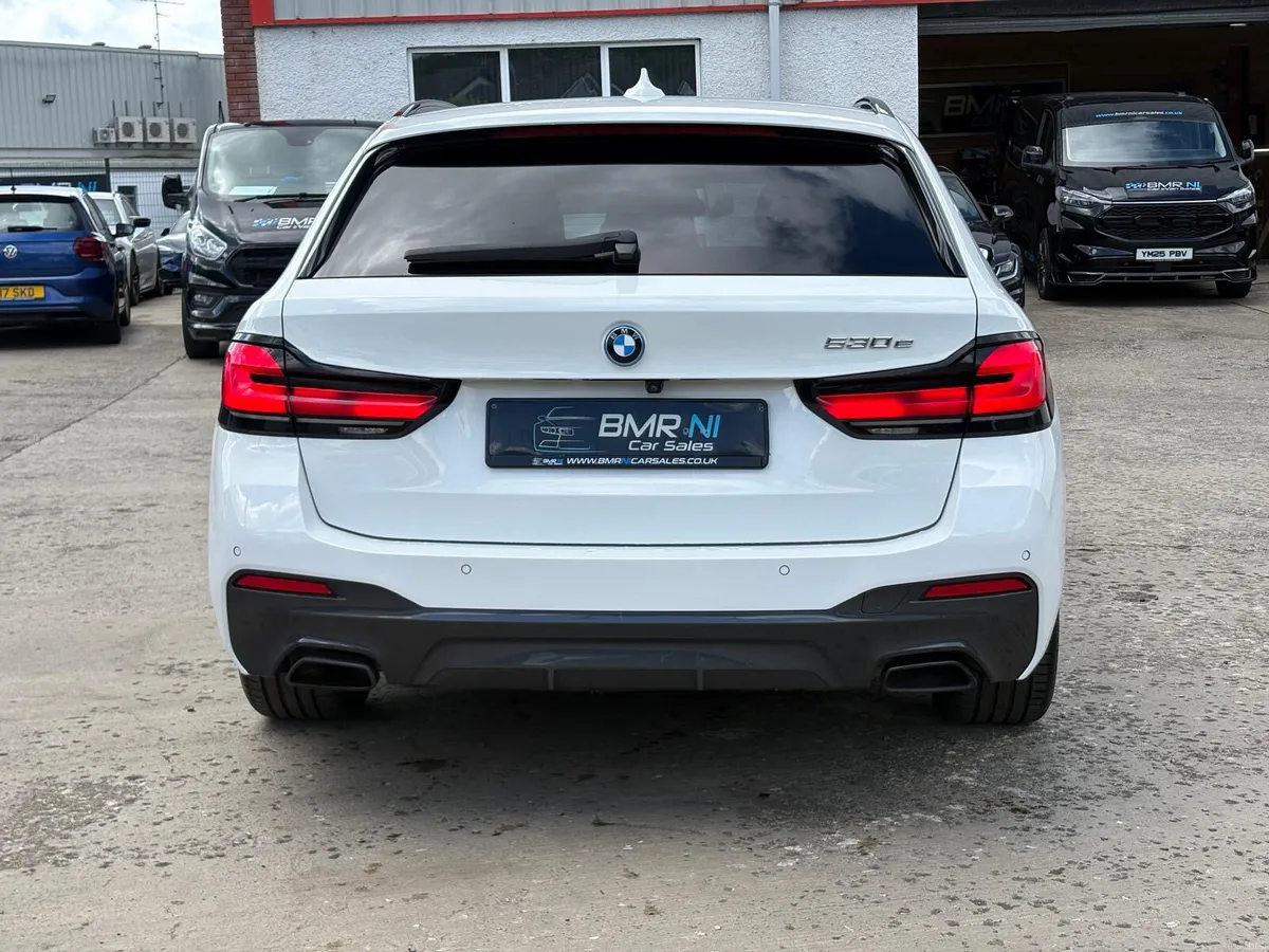2022 BMW ESTATE 530 M SPORT AUTO HYBRID LCI - Image 5