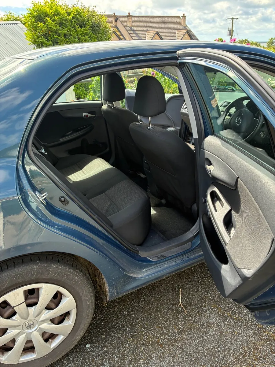 Toyota Corolla 2009 - Image 3