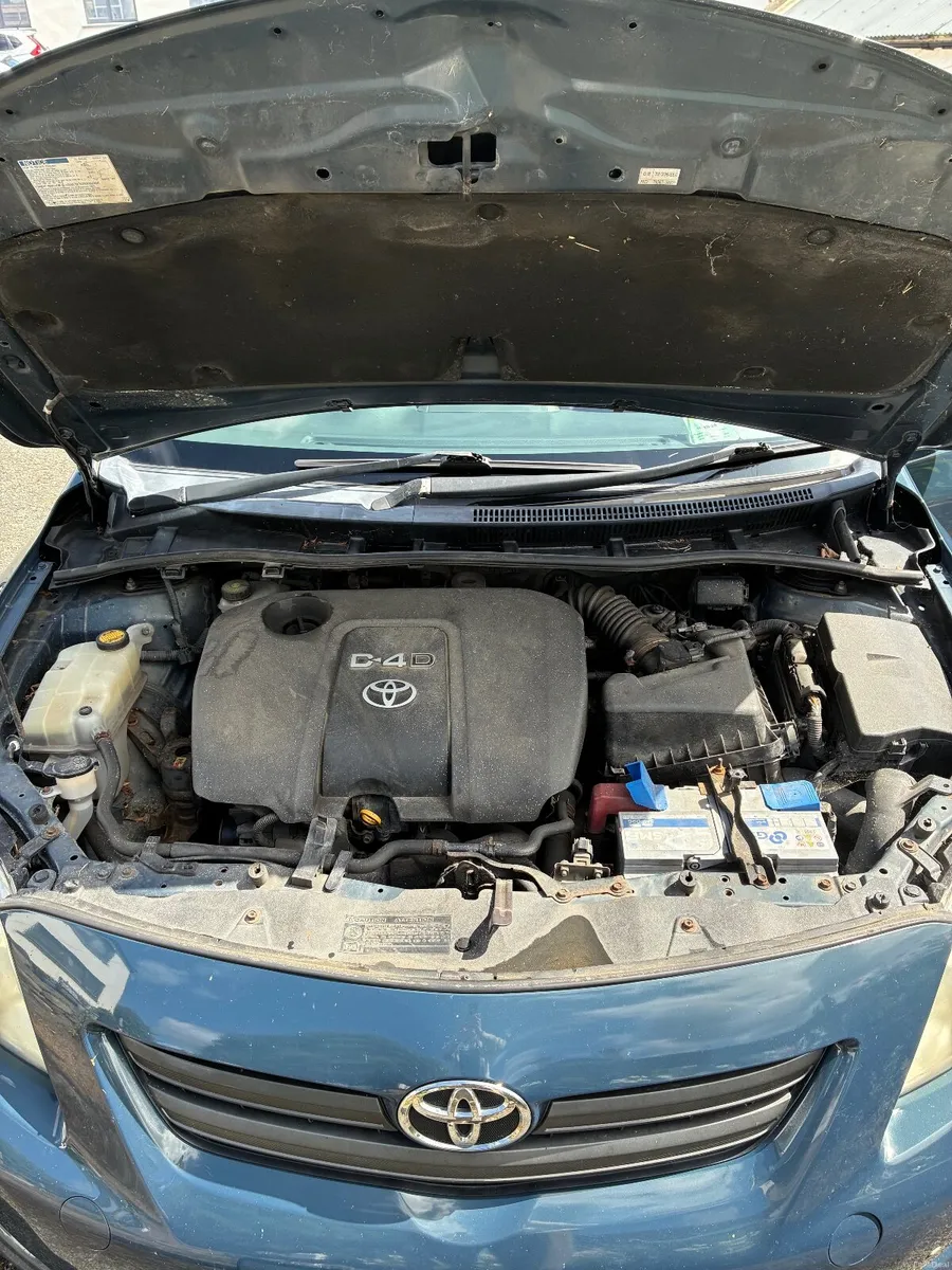 Toyota Corolla 2009 - Image 2