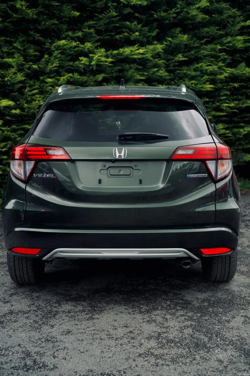 Honda Vezel Z 1.5 Hybrid 2016 - Image 4