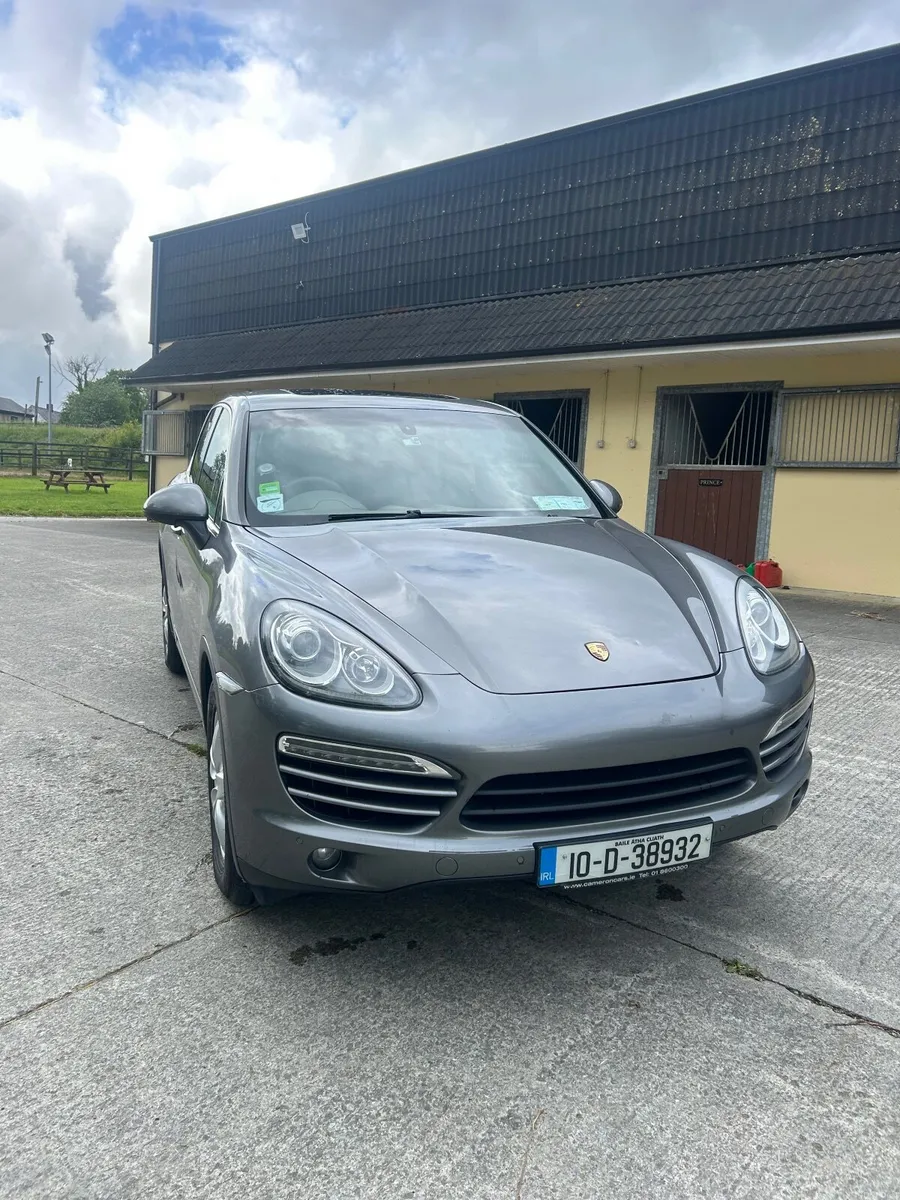 Porsche Cayenne 2010 - Image 1