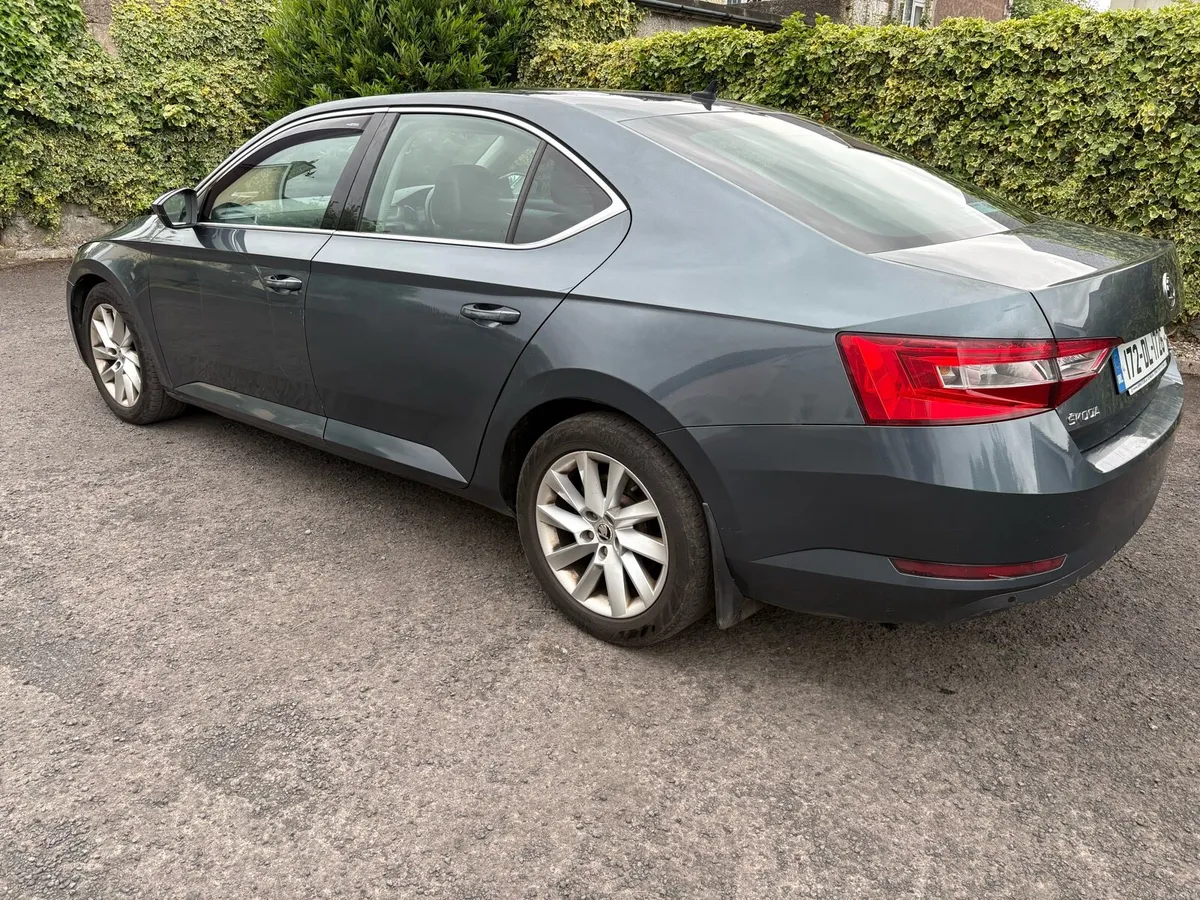 2017/172 Skoda Supurb 2.0 TDI 150 PS - Image 4