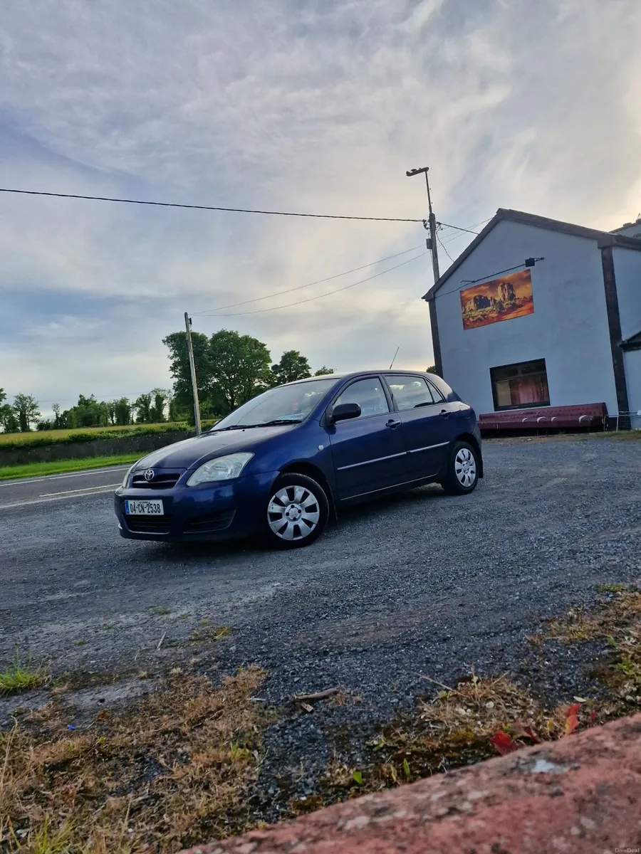 Toyota Corolla 2004 Automatic Low miles - Image 1