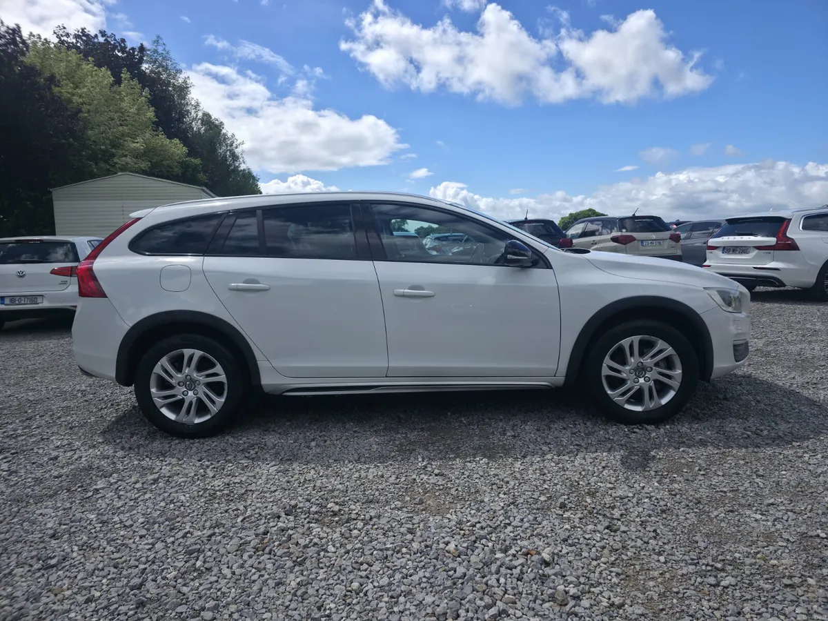2017 Volvo V60 Cross Country D4 SE Automatic - Image 6