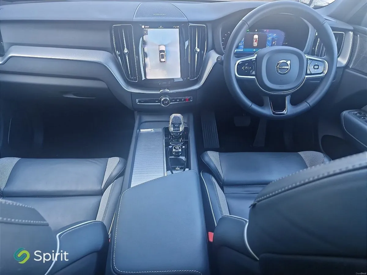 Volvo XC60 T6 Plus Plug In Hybrid - Image 4