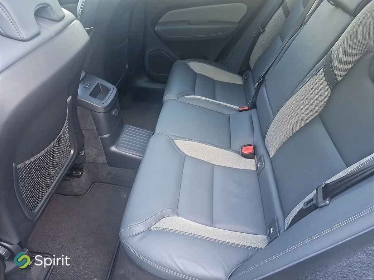 Volvo XC60 T6 Plus Plug In Hybrid - Image 5