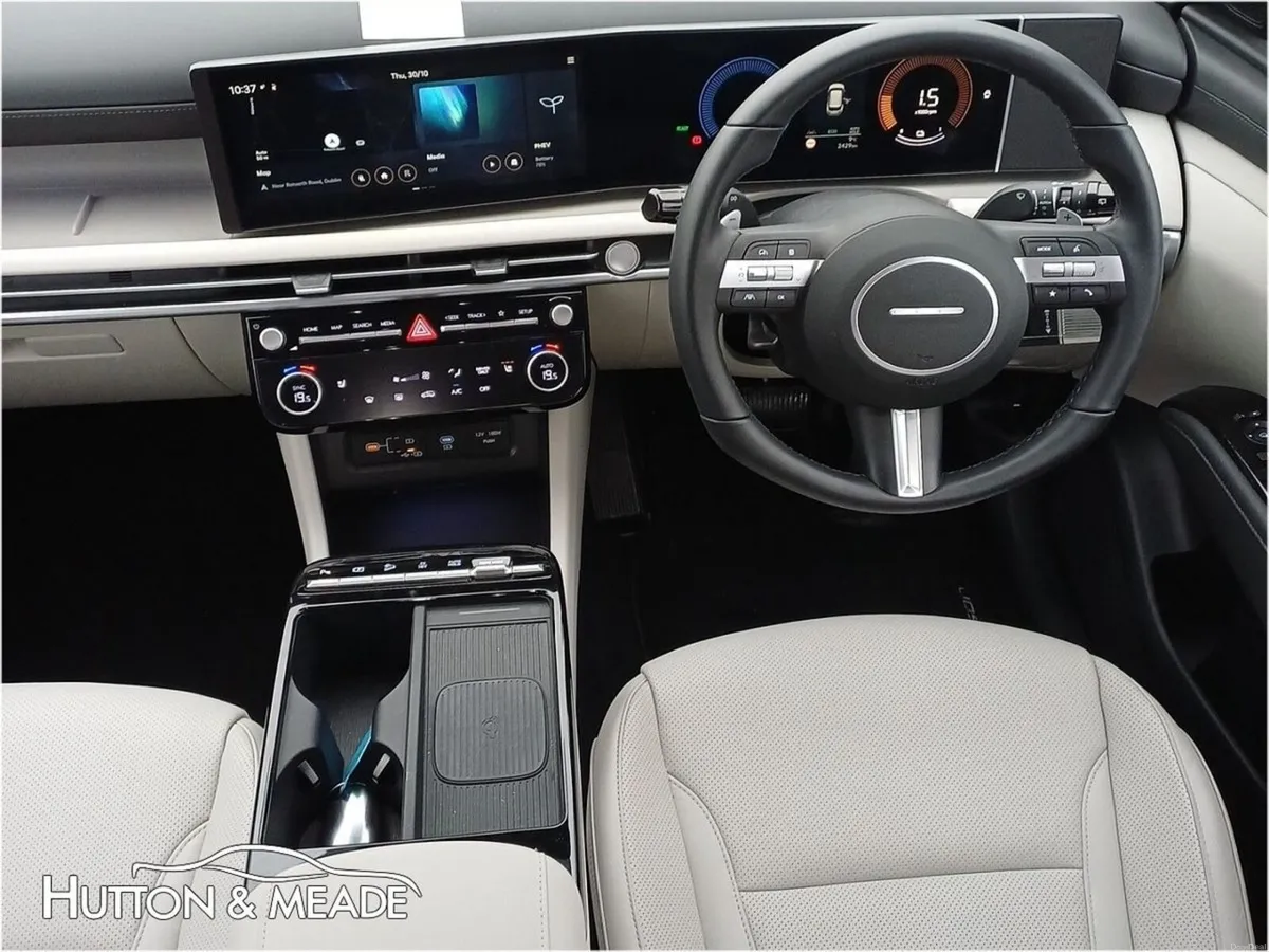 Hyundai Tucson Executive PHEV 1.6 Petrol 5dr - Image 3