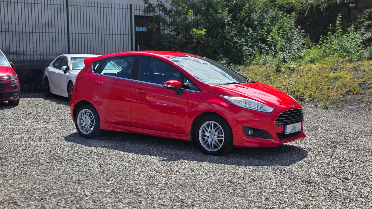 2014 Ford Fiesta Only 40,000 Kilometers! - Image 3