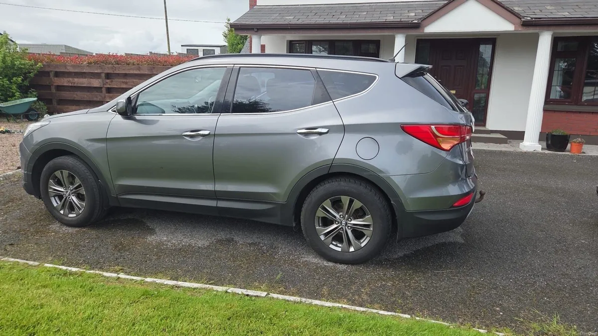 131 Hyundai Sante Fe - Image 1