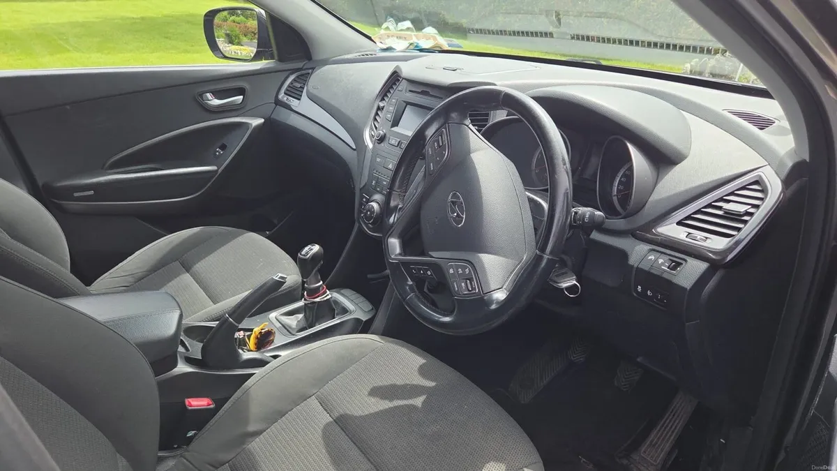 131 Hyundai Sante Fe - Image 4