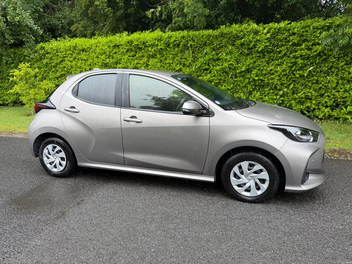 2021 Toyota Yaris Hybrid - Immaculate €11750 - Image 2