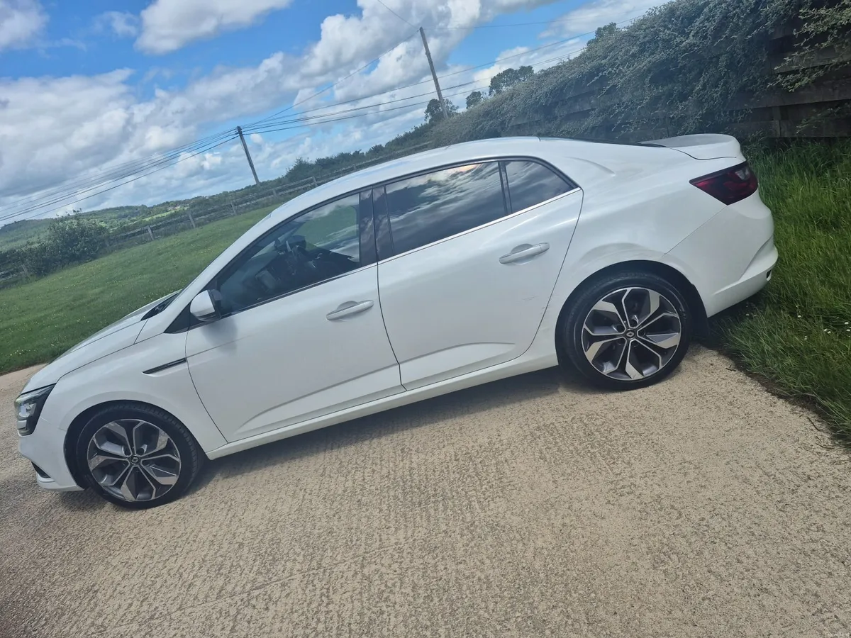 HIGH SPEC Renault Megane Signature TCE 2019 - Image 6