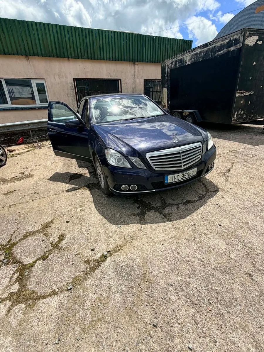 2011 Mercedes E200cdi **please read ad fully** - Image 1