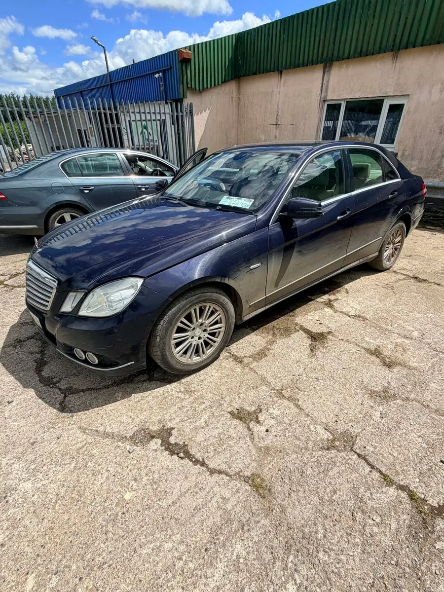 2011 Mercedes E200cdi **please read ad fully** - Image 2