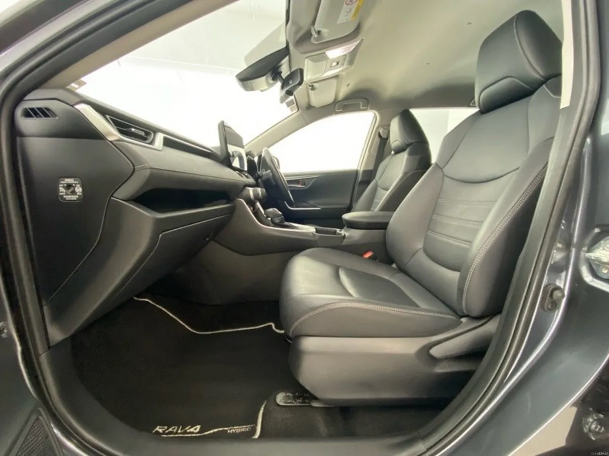 Toyota RAV4 Sol Hybrid - Image 6