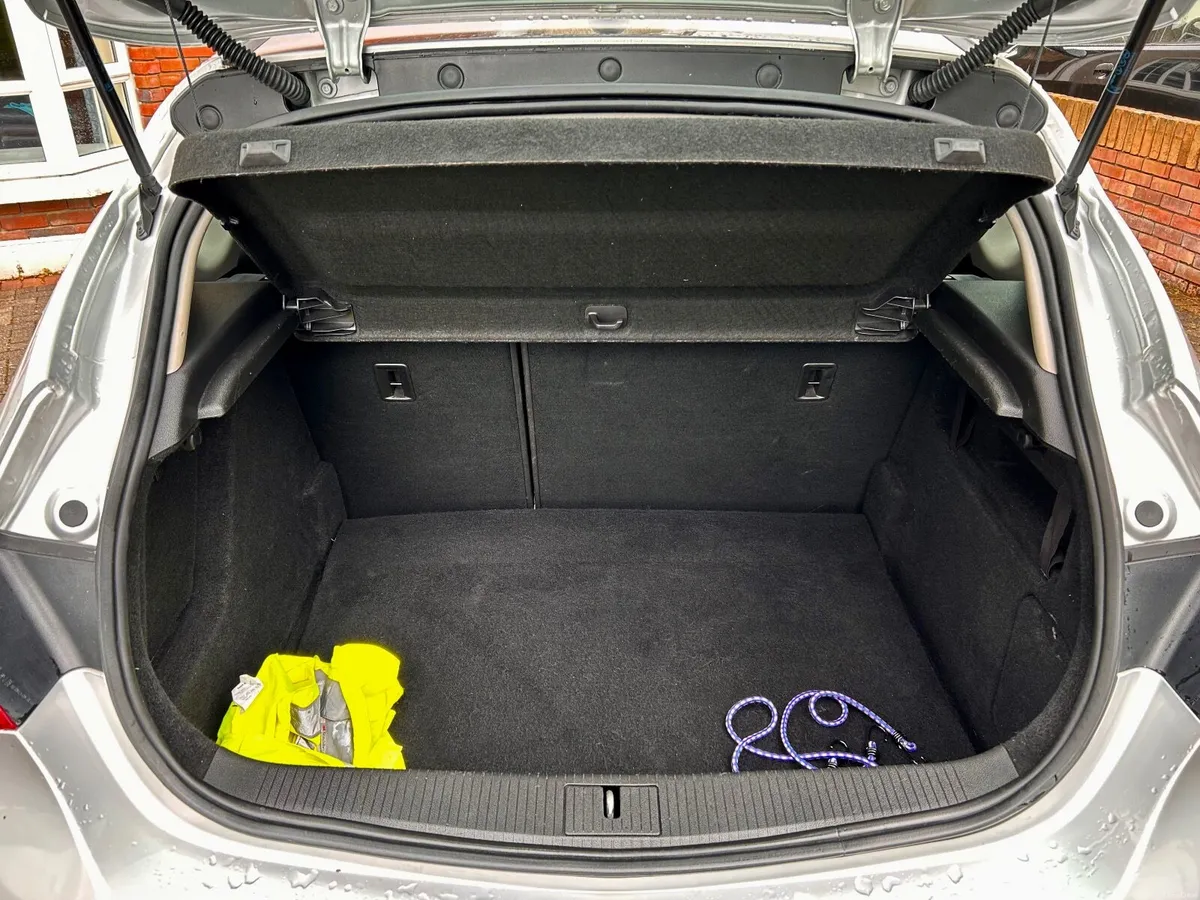 Vauxhall Astra 2015 - Image 2
