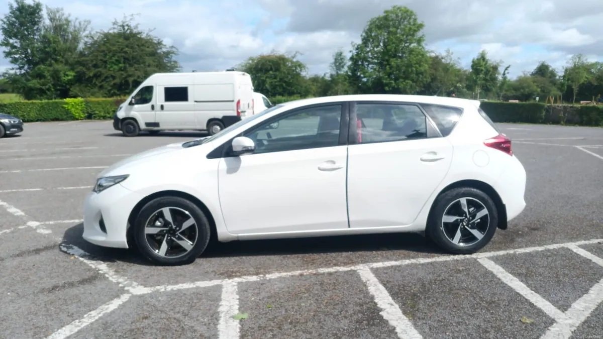 Toyota Auris Active  2014. Manual Diesil - Image 3