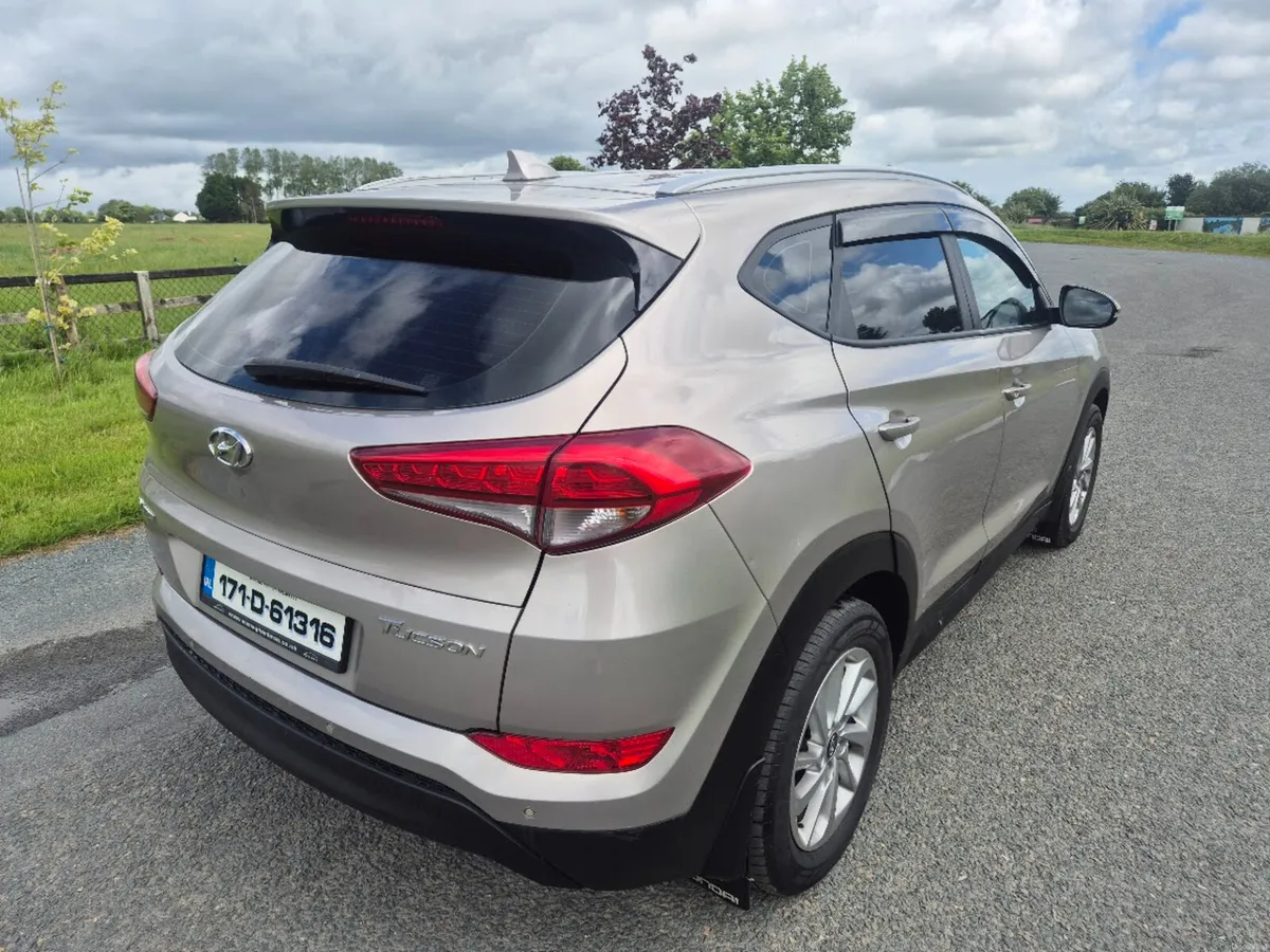 2017 (171) Hyundai Tucson 1.7 SE 116PS 5DR CRDI - Image 4