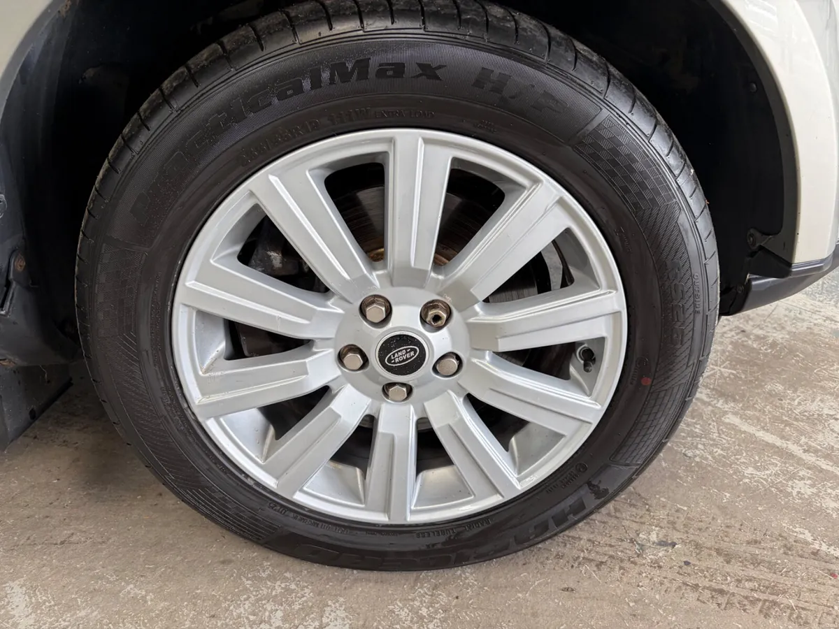 Land Rover Discovery 2012. 3.0D. 5 SEATER BUSINESS - Image 3