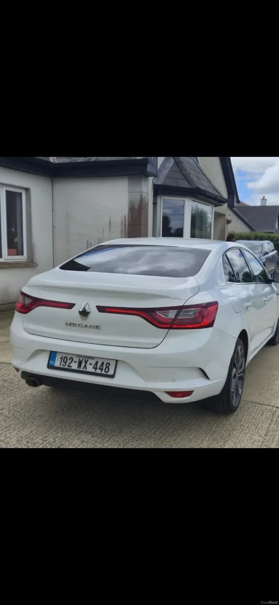 HIGH SPEC Renault Megane Signature TCE 2019 - Image 2