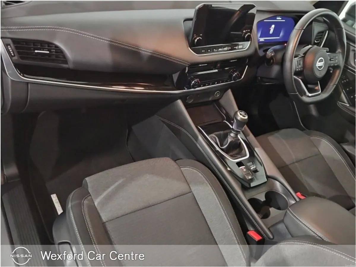 Nissan Qashqai 1.3 SV PREMIUM LOW KM - Image 6