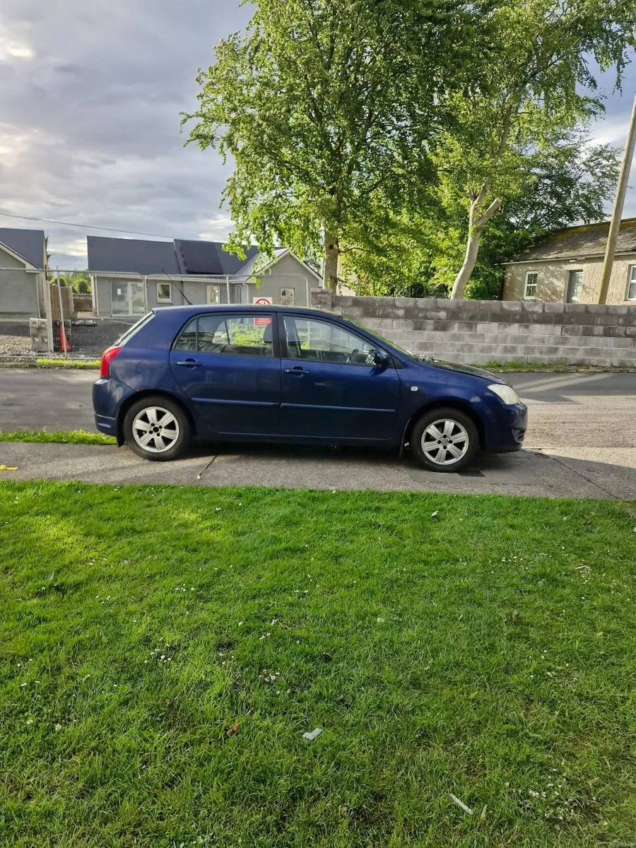 Toyota Corolla 2004 Automatic Low miles - Image 2