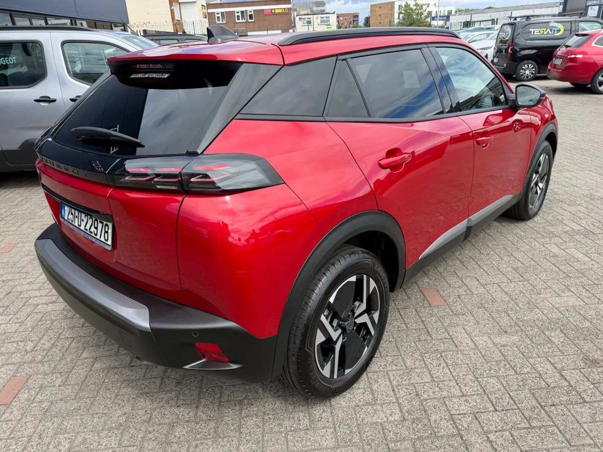 2025 Peugeot 2008 Allure 1.2 manual - Image 4