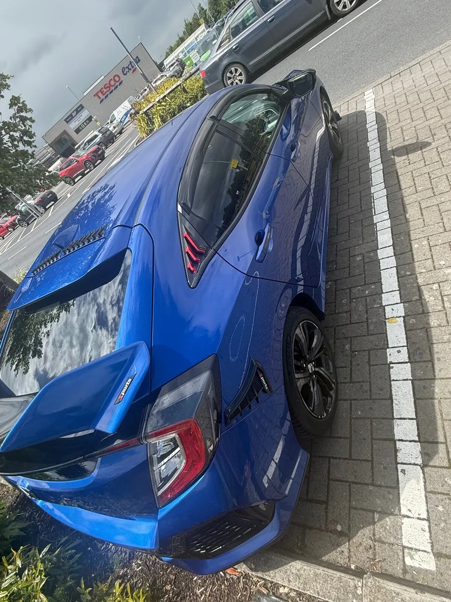 Honda Civic 2019 - Image 1
