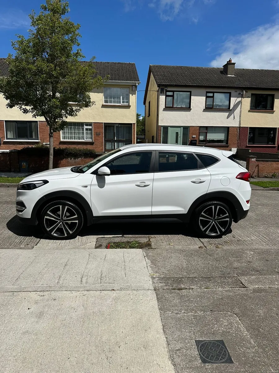 Car - Image 1