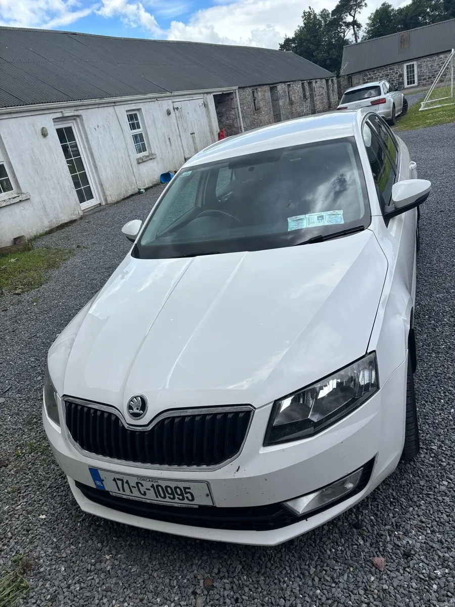 Skoda Octavia 1.6 TDI Saloon - Image 2