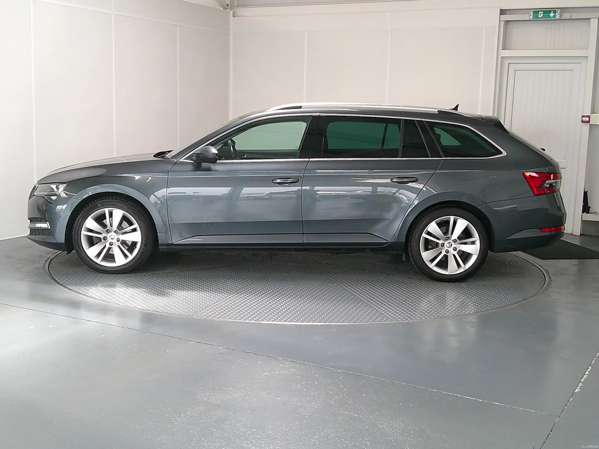 Skoda Superb 2021 - Image 4
