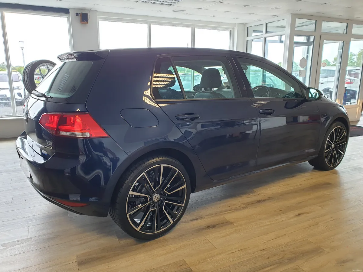 Volkswagen Golf 1.2TSI AUTO**UPGRADED ALLOYS** - Image 3