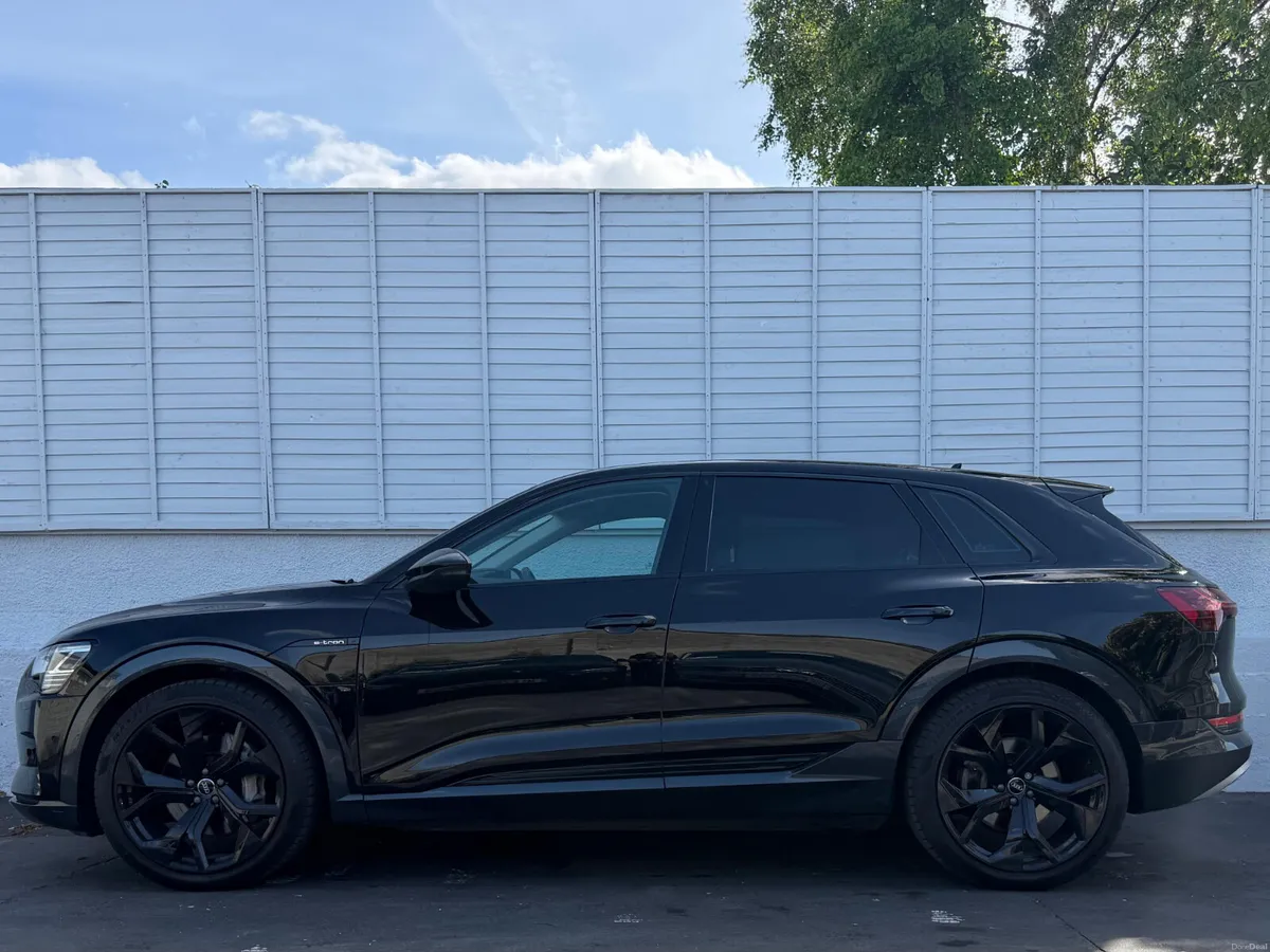 Audi e-tron 2021 / TECHNIK 50 / 22" ALLOYS - Image 5