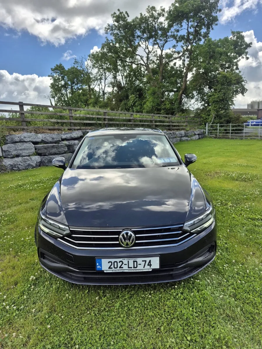 Volkswagen Passat - Image 2