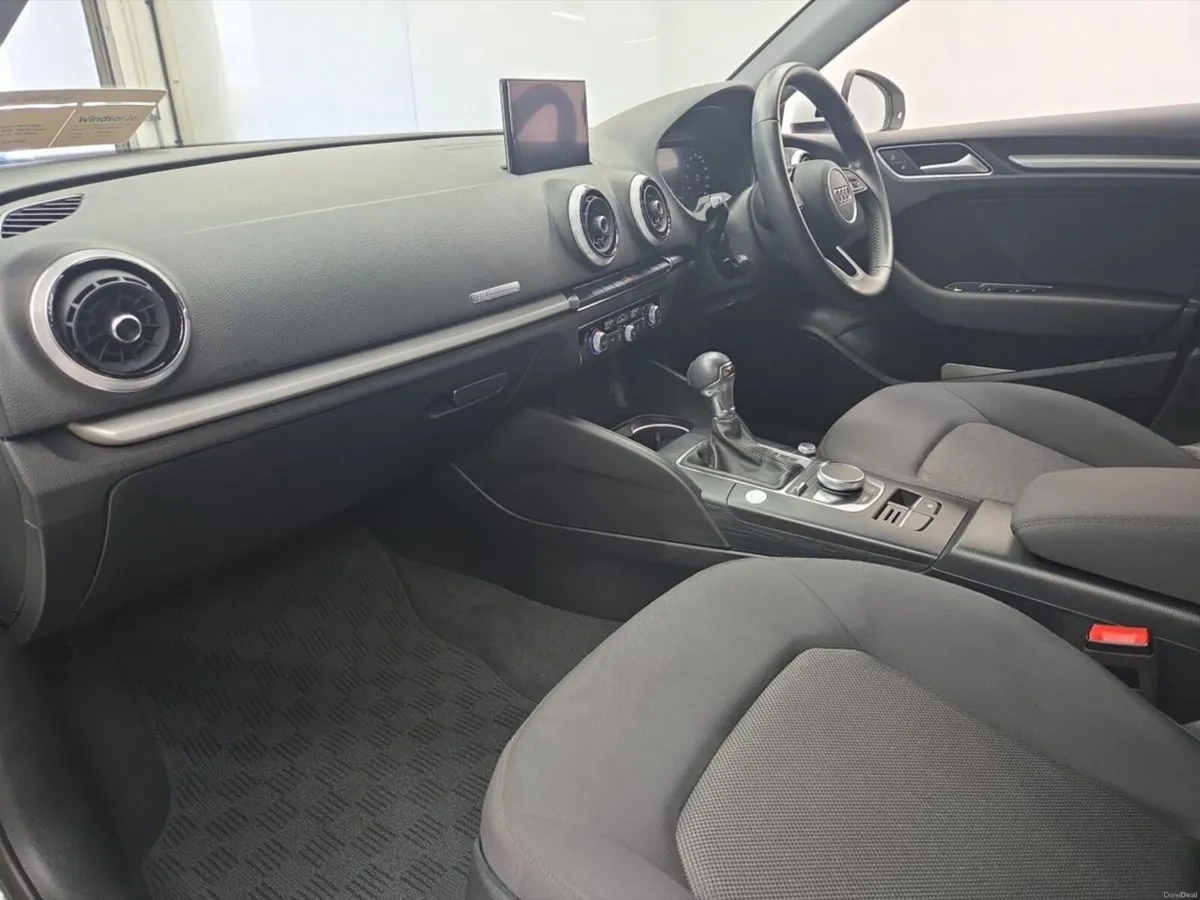 Audi A3 1.4 TFSI Sport Signature Edition S-Tronic - Image 4