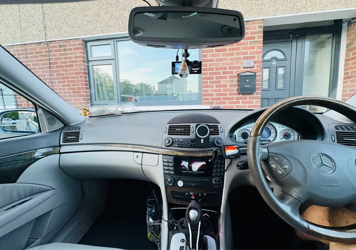 Car - Image 4