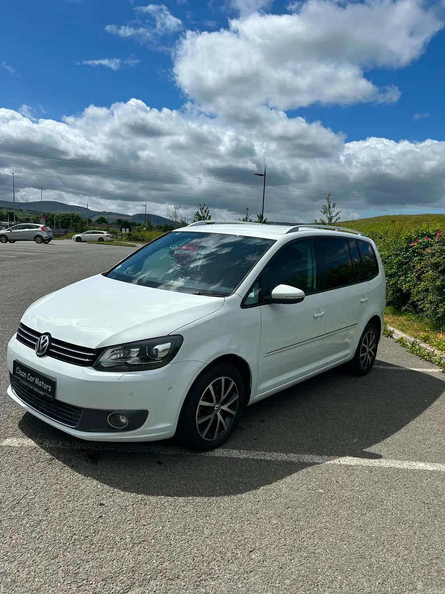 VOLKSWAGEN TOURAN 2015 1.4 PETROL AUTO - Image 2