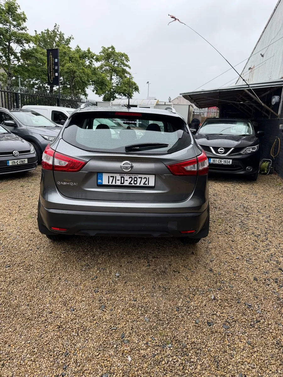 Nissan Qashqai 2017 automatic - Image 3