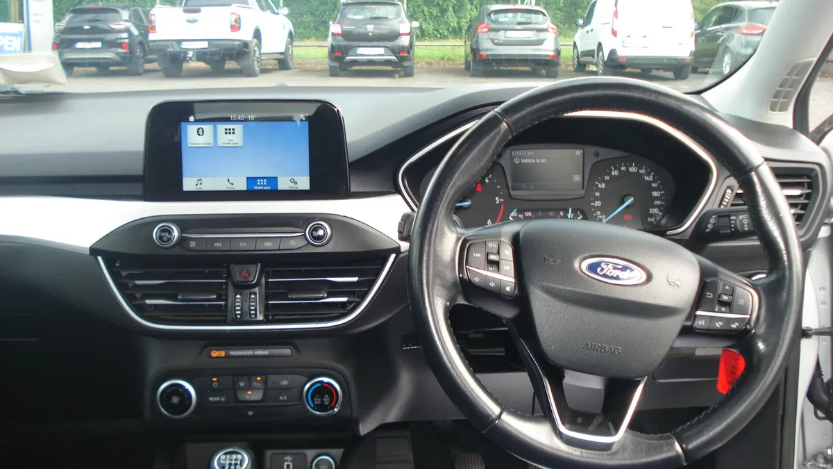 Ford Focus 2019 - Image 2