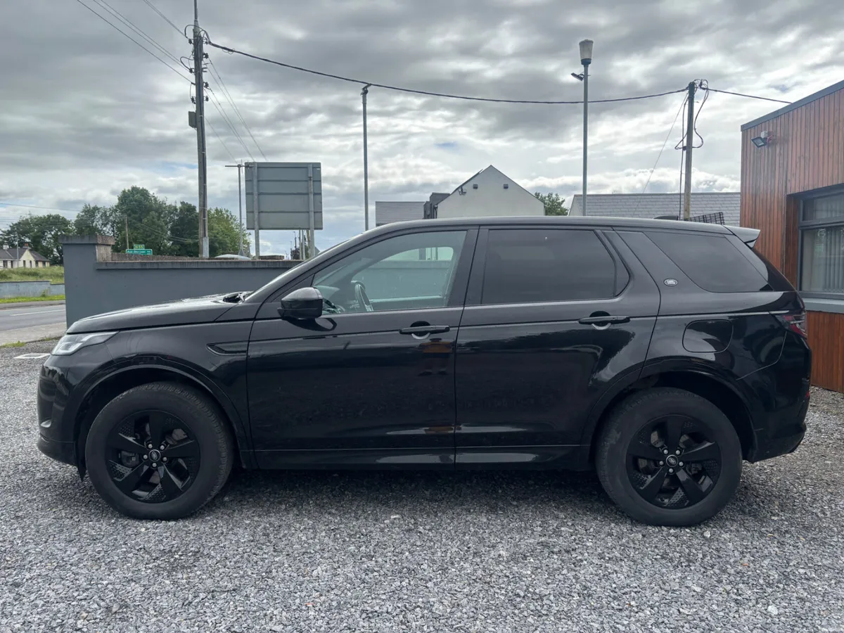 Land Rover Discovery Sport 2023 - Image 3