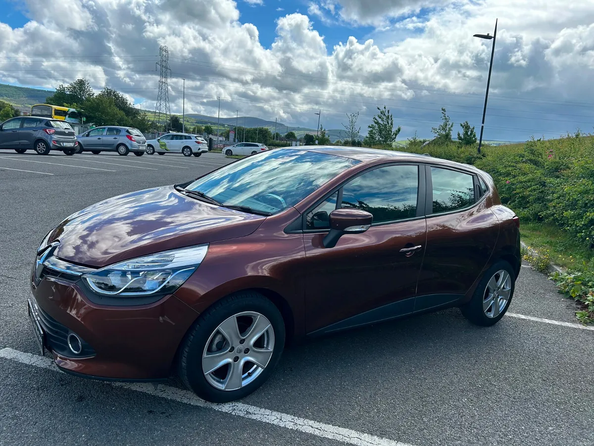 RENAULT CLIO 2015 1.2 AUTOMATIC 15,000 KMS - Image 2